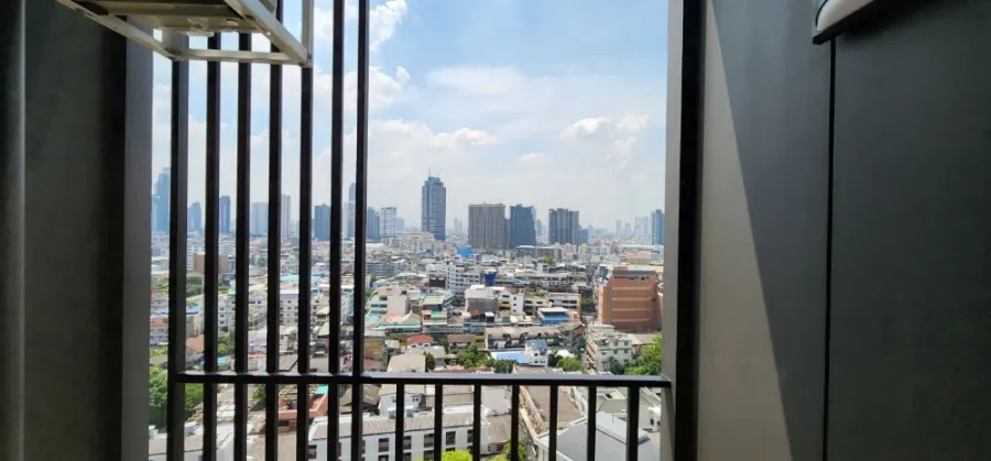 Condo for rent, Supalai Loft Prachathipok-Wongwian Yai, high floor, fully furnished, ready to move in. Don't miss it.