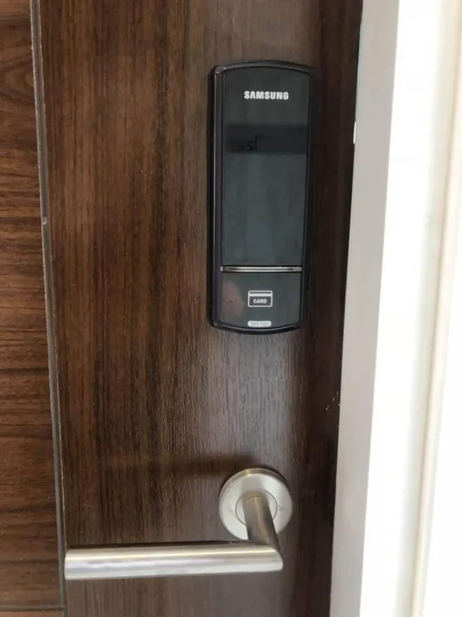 For rent: Brown Condo Ratchada 32, beautifully decorated room with built-ins. Complete set of furniture Don't be afraid to just look and reserve.
