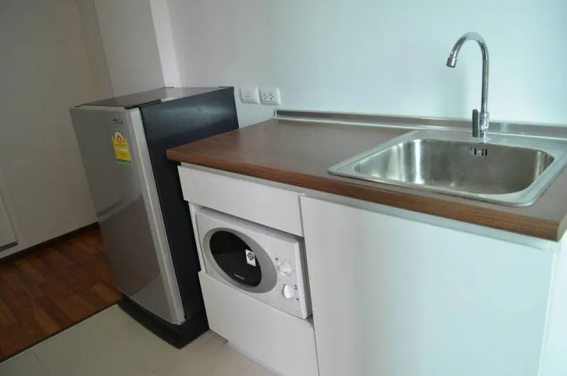 For rent, U @ Huamak Station, beautiful room, fully furnished, super easy to travel, don't wait, hurry and book now.
