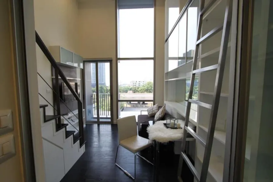 For rent urgently!! Condo Ideo Morph 38, good location, convenient transportation, near shopping areas, don't miss it!!