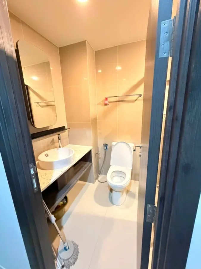 XT HUAIKWANG condo for rent. Rooms are partitioned into separate, clearly defined zones. Amazing price! Don't miss out, book now!