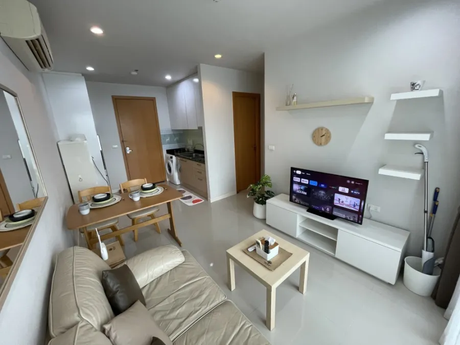 Sell, rent, Circle Condominium, high floor, beautiful view, east facing, newly decorated, ready to move in.