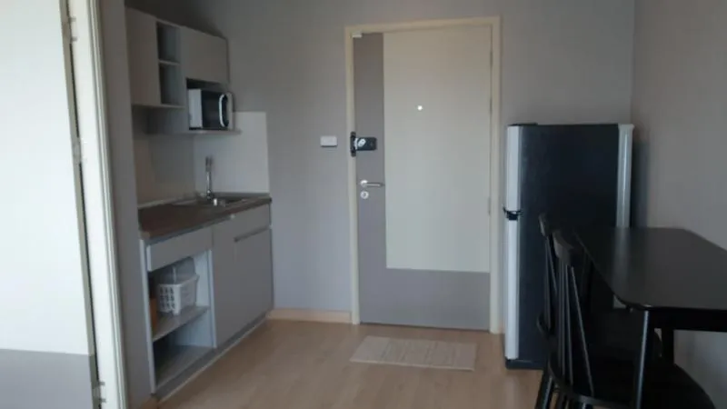 Urgent for rent, Lumpini Selected Sutthisan-Saphan Khwai, 1 bedroom, 1 living room, 21st floor, has a view of Ari side.