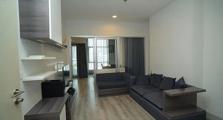 ขาย คอนโด Centric Sathorn St. Louis ห้องกว้าง โซฟาตัวใหญ่นั่งสบายสุดๆ ไม่จองพลาดมากน้า