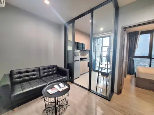 For rent: The Line Wongsawang, 1 bedroom, 1 bathroom, fully furnished, just bring your bags and move in.
