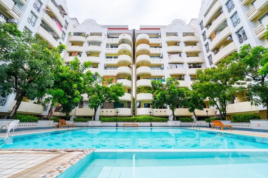 Let's come. The decorated room is very beautiful. Elegant furniture looks great. Book now at Family Park Ladprao 48 condo for sale.