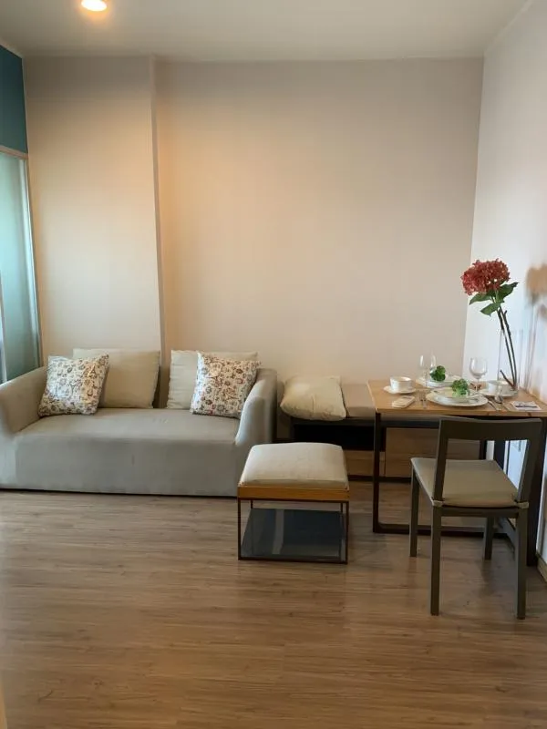 For rent!! Condo U Delight @ Huamark Station, 15th floor, pool view. Beautiful room, fully furnished, don't be slow!!