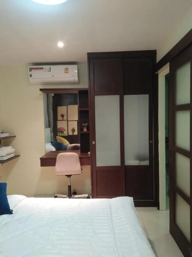 Condo for sale, Ratchada City 18, private corner room. Get a clear view, very comfortable, fully furnished, have a lot of usable space. Book now.