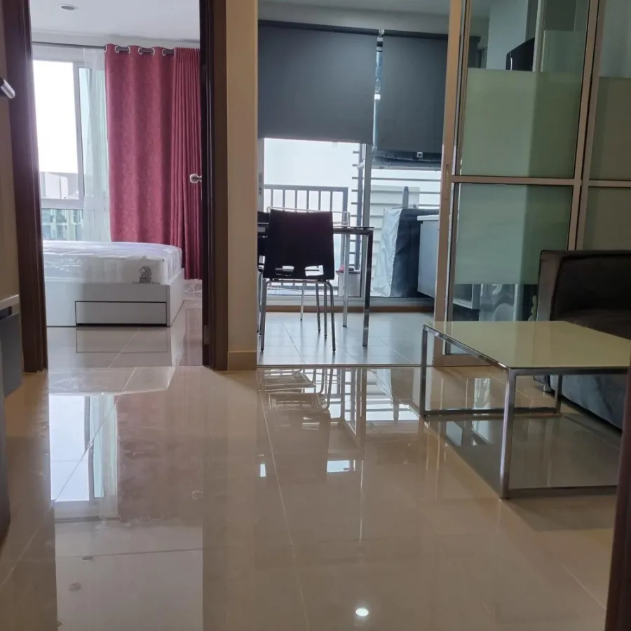 ขาย ให้เช่า The Base Sukhumvit 77 ชั้น 31 วิว BTS ห้องกั้นเป็นสัดส่วน โซฟานุ่มนิ่มนั่งสบาย จองเลย