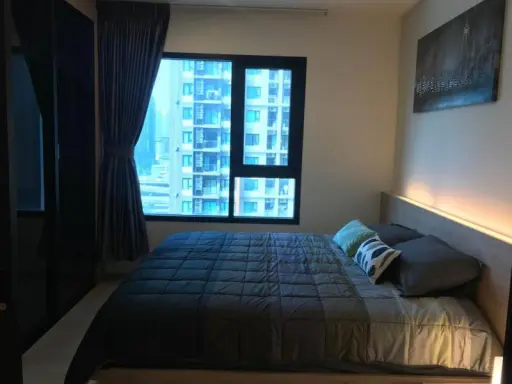 Condo Life Asoke for rent, furnished room, built-in furniture Ready to use all electrical appliances. Hurry up.