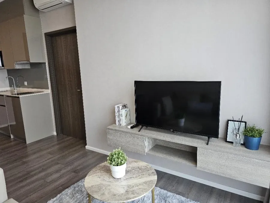 Whizdom Essence condo for rent, 11th floor, fully furnished. Book now!