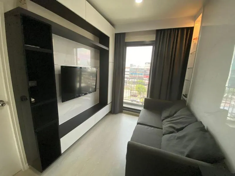 ขาย Condo Centric Ratchada-Huai Khawang ตกแต่งพร้อมอยู่ เฟอร์นิเจอร์ Build-in แบบ Modern ห้ามพลาดด