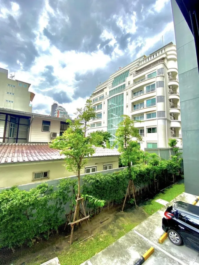 ขาย ให้เช่า The Nest Sukhumvit 22 อาคาร B ชั้น 2 ทิศเหนือ เห็นต้นไม้หลังห้อง ร่มรื่นมาก อยู่แล้วเย็นสบายไม่ร้อน ต้องจอง