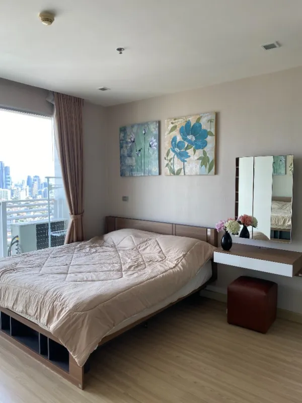 ให้เช่า สกายวอล์ค และ เวลซ์ เรสซิเดนซ์ ชั้น 41 City view ห้องแต่งครบ พร้อมอยู่ จองเลย อย่ารอช้า