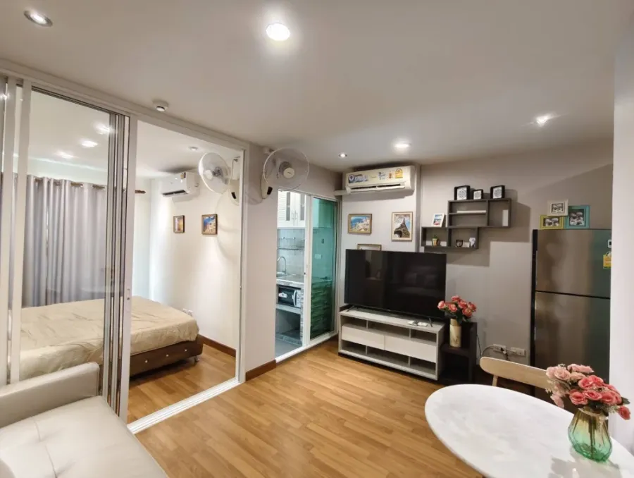 ให้เช่า Regent Home Sukhumvit 81 ห้องชั้น 4 มาพร้อมเฟอร์นิเจอร์ครบครัน วิวสระว่ายน้ำ จองเลย