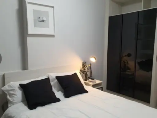 Urgent sale, Condo Chapter One Shine Bangpo, south side. See the curve of the Chao Phraya River Calm, no one in front of the room.