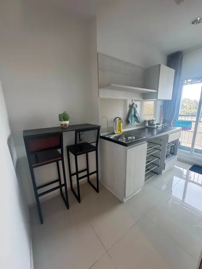 Aspire Erawan condo for rent. Fully furnished, just bring your belongings and move in!