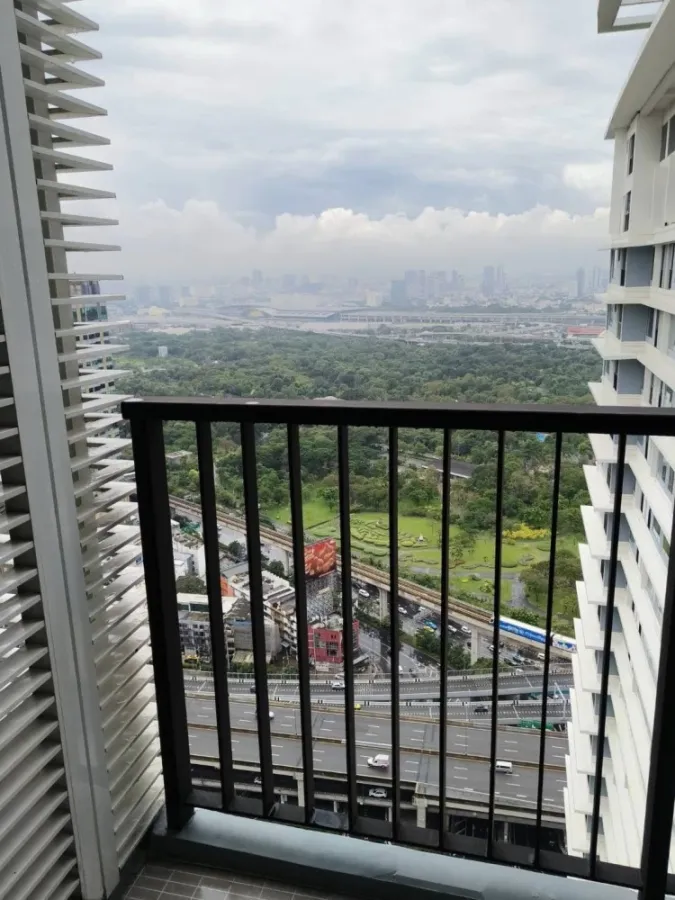 ให้เช่า The Saint Residence ห้องชั้นสูง กว้างขวางอยู่สบาย จองเลย