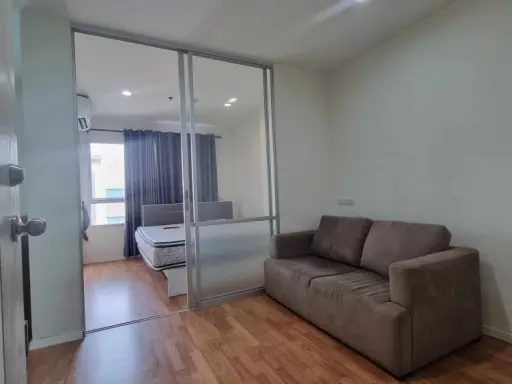 Condo for sale Lumpini Ville Nakhon In-Riverview The room looks livable. Complete amenities. Book now.