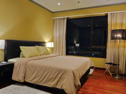 For rent: Baan Chao Praya. Spacious room with ample living space. Prime location in the heart of Bangkok. Beautiful view. What are you waiting for? images