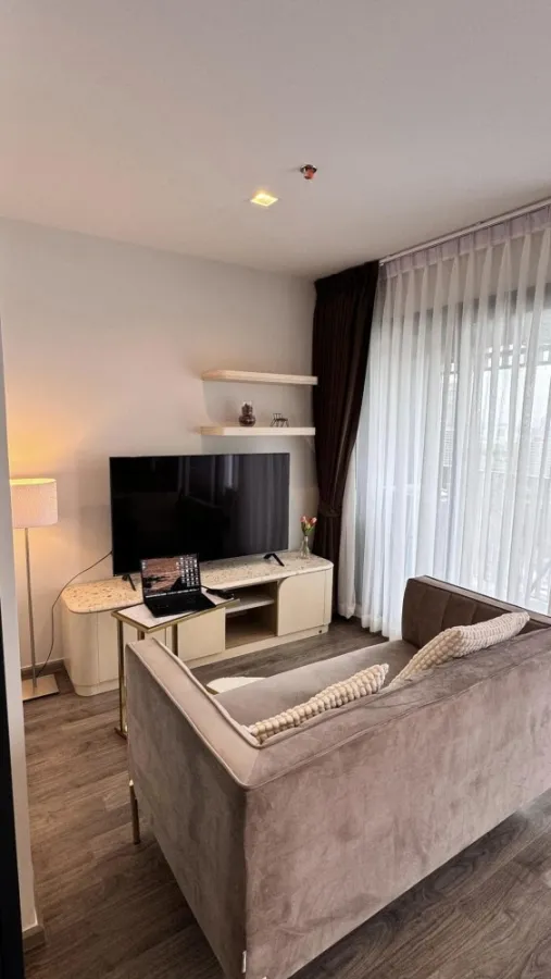 For rent: Life Ladprao Valley, a nice room on the 27th floor with a high view, comes with complete facilities. Book now.