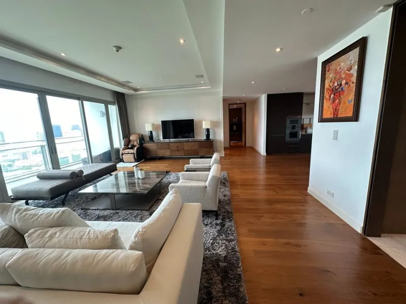 ขายด่วนๆ 185 Rajadamri Penthouse 3 ห้องนอน 4 ห้องน้ำ แต่งพร้อมอยู่ รอให้คุณมาเป็นเจ้าของ