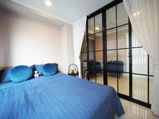 For sale, for rent!! Condo Lumpini Ville Phatthanakan-New Phetchaburi Road, beautiful room, furniture ready to move in. Don't wait, book now!!