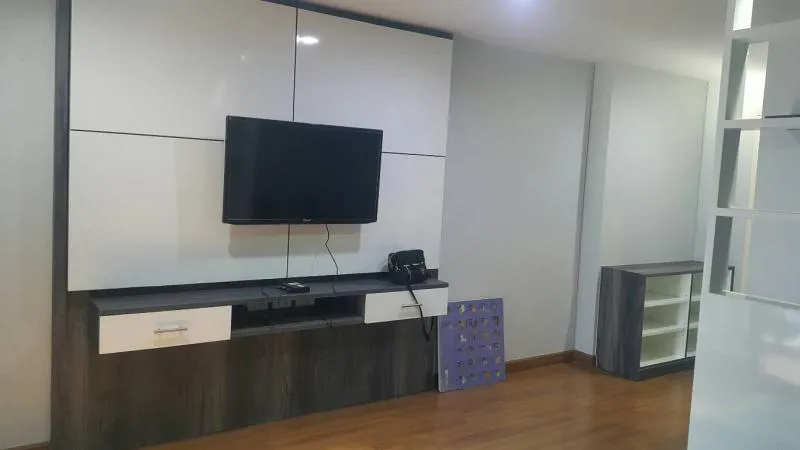 Condo for rent, Regent Home 18, Chaengwattana - Laksi, fully furnished, electrical appliances Partition the room in proportion, do not miss it.