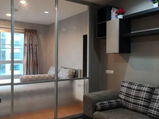 For rent, Lumpini Ville On Nut-Pattanakarn, corner room, 1 bedroom, fully furnished, very good price. If interested, hurry up and reserve now.