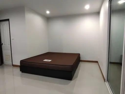 For rent: Prachaya Place Ratchada-Huai Khwang, 4th floor, spacious room, airy, comfortable, with furniture. Interested? Hurry and book now. images