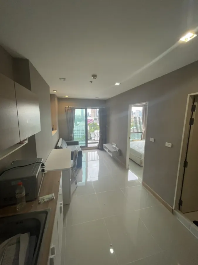 For rent, Casa Condo Asoke-Din Daeng, in the heart of the city, fully furnished, ready to move in, reasonable price, don't miss it!!