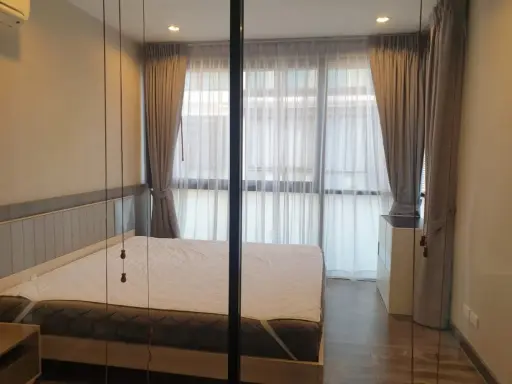 For rent: I-Zen Prime Condominium. The rooms are divided into large proportions and have usable space. Fully furnished, book now