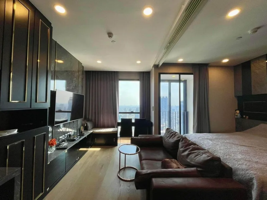 For rent: Ashton Chula - Silom, 47th floor, great city view. The room is very nice to sleep in. Awesome fly-in Don't just look and reserve now.