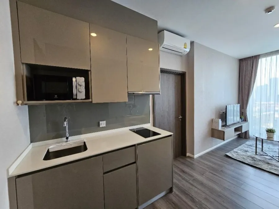 Whizdom Essence condo for rent, 11th floor, fully furnished. Book now!