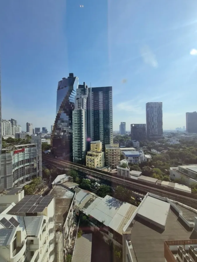ขาย The Strand ทองหล่อ ห้องเปล่า พื้นที่กว้างขวางอยู่สบาย ได้วิวรถไฟฟ้า สนใจรีบจับจองเลยจ้า
