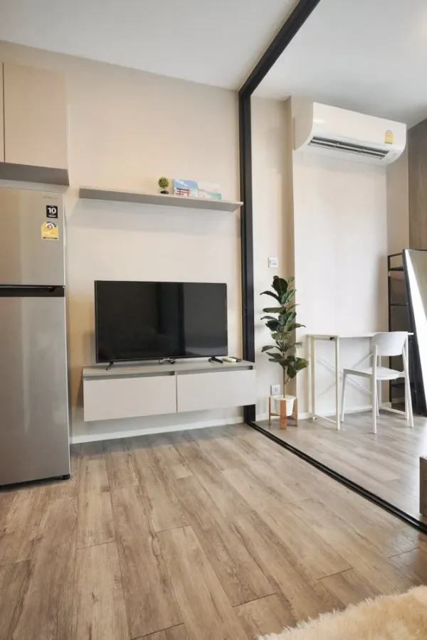 ให้เช่า Brown Condo Ratchada 32 นเพดานสูง 2.8 m โล่ง โปร่ง สบาย ฟิลเหมือนอยู่บ้าน ไม่จองไหวหรอ
