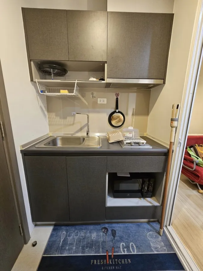 Condo for rent, The Base Rama 9 - Ramkhamhaeng, the room is divided into proportions. Price is tangible, hurry to move and reserve.
