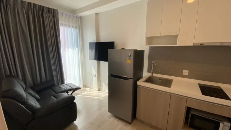 For rent: The Tree Charansanitwong 30. Comfortable rooms with complete amenities in a great location. Don't miss out!