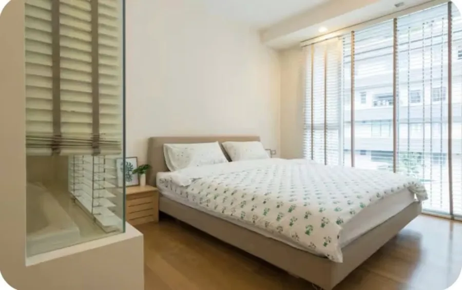 For rent: Via 31, 4th floor. A lovely, fully furnished unit. Book now! (Limited time offer!)