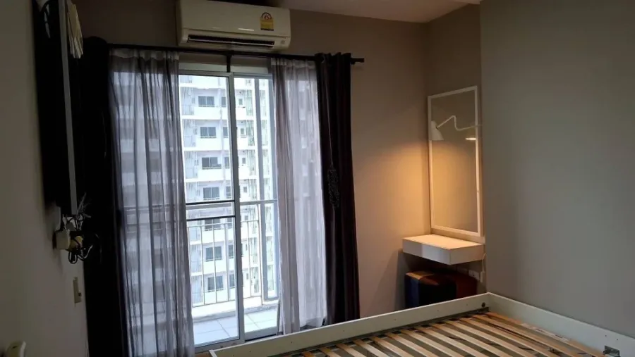 Condo for rent at CU Terrace. Spacious room with ample living space. Convenient and fully equipped. Don't miss out!