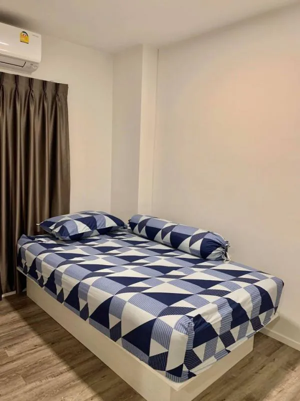 Condo for rent or sell, Atmoz Chaengwattana, corner room at the end of the corridor. You can just drag your bag in. Everything is ready quickly.