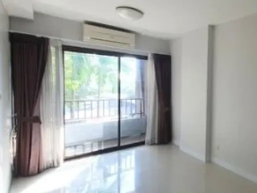 Summer Garden condo for sale, 3rd floor, unobstructed view, north facing (not hot), good condition, ready to move in immediately.
