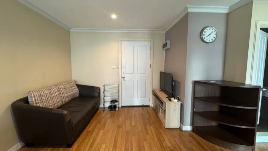For rent, Lumpini Place Rama 9-Ratchada, very beautiful view, spacious room, not cramped, fully furnished, hurry and reserve before you miss out.
