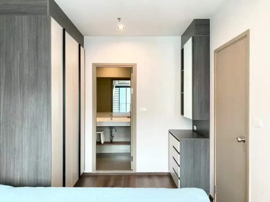 For rent: Ideo Rama 9-Asoke, very high floor, 2 bedrooms, exactly like in the picture. Interested? Reserve now!