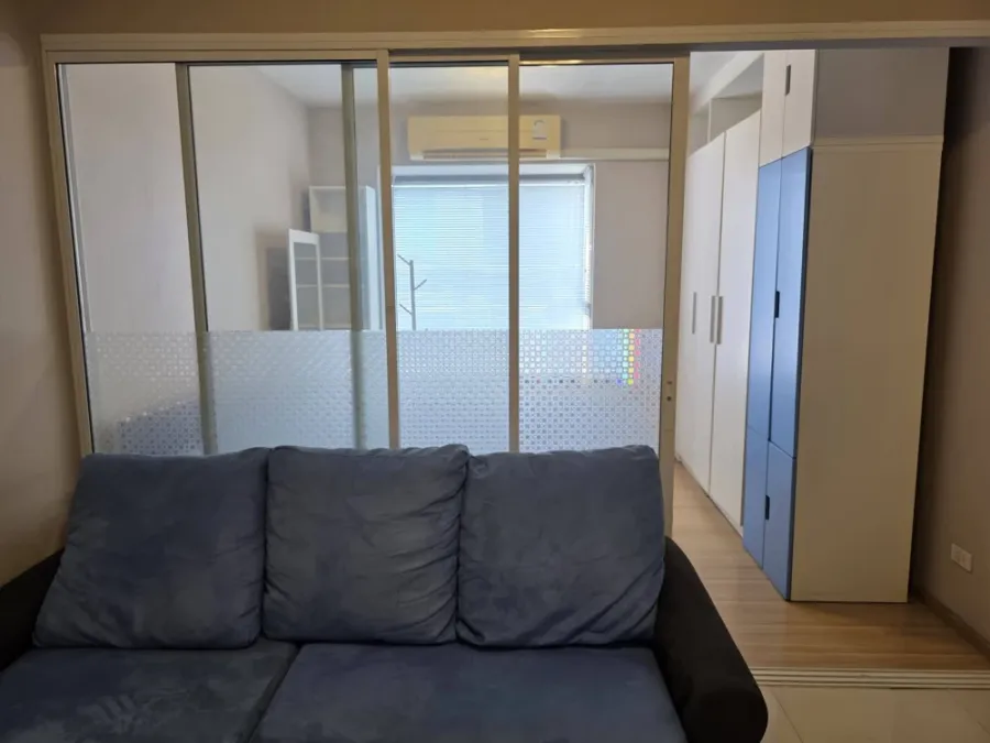 For rent: Fuse Mobius Ramkhamhaeng Station, Building A, 8th floor, pool view. Fully furnished and ready to move in.