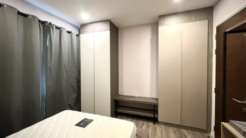ขาย Brown Condo Ratchada 32 ห้องมุม เป็นส่วนตัว ไม่มีคนเดินผ่าน Built-in ทั้งห้อง พร้อมอยู่ ไม่ต้องเสียเงินตกแต่งเพิ่ม
