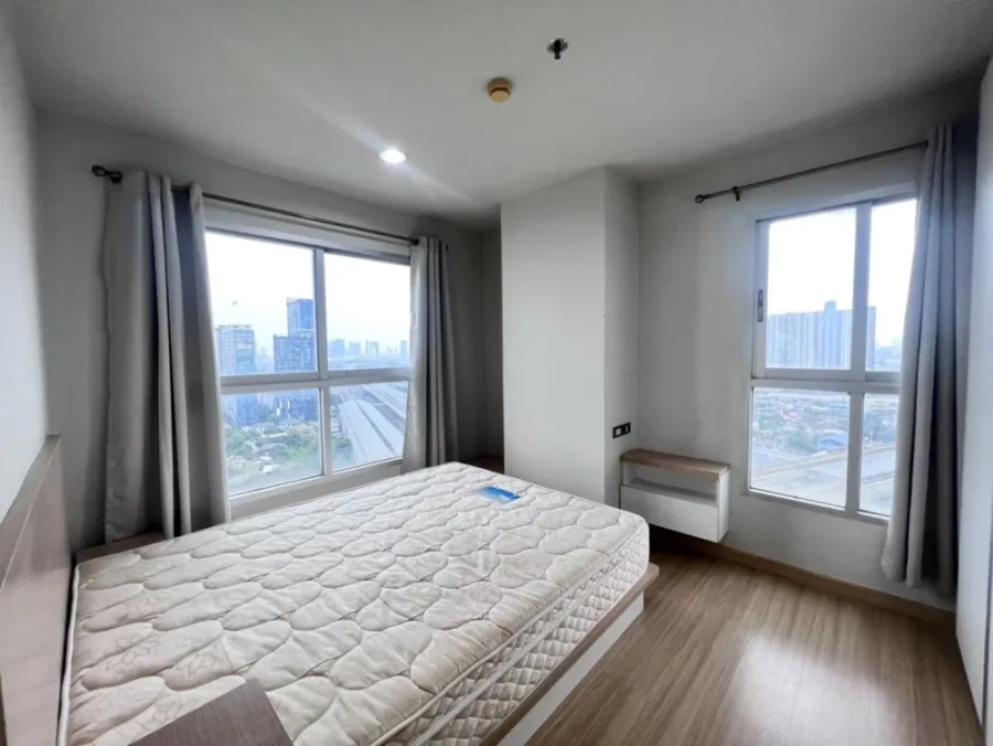 For rent, Rich Park at Bang Son Station, 19th floor, very beautiful city view. Very good atmosphere, fully decorated, move in right away.