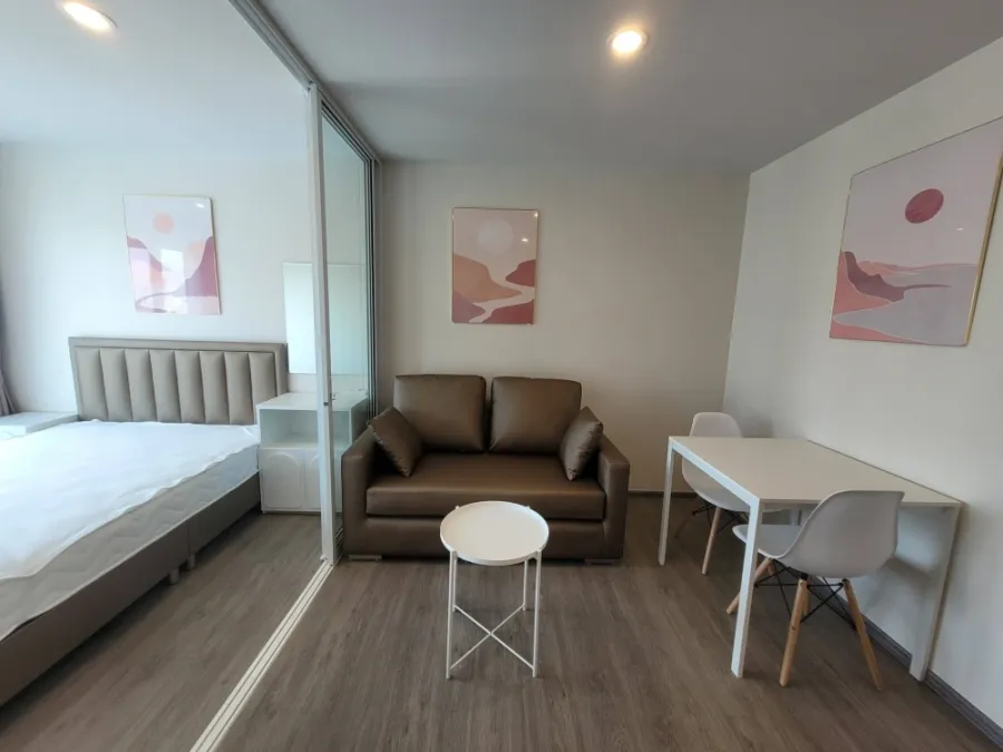 ให้เช่า คอนโด Regent Home บางนา ตกแต่ง built in ห้องนั่งเล่นและครัว เฟอร์นิเจอร์ครบ ไม่จองแล้วจะเสียดาย