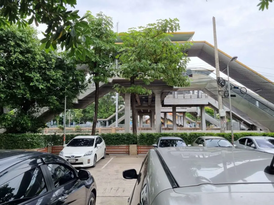 ให้เช่า คอนโด ลุมพินี เพลส นราธิวาสราชนครินทร์ ติด BRT ห้องสตูดิโอ ชั้น 7 พร้อมอยู่ จองเลย อย่ารอช้า