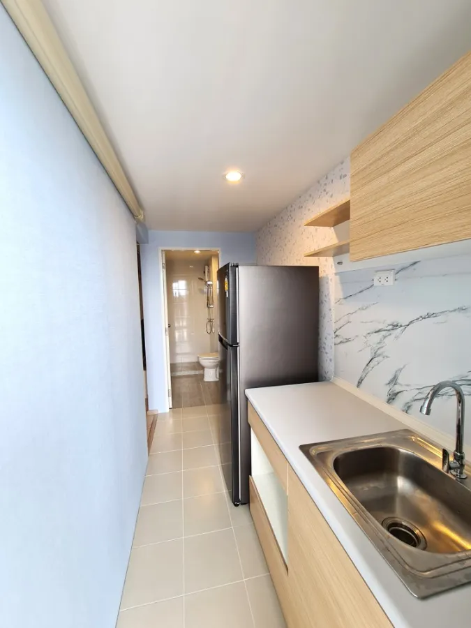 For rent Senakitt MRT-Bang Khae Install wallpaper in the whole room, very nice. Hurry up to reserve before you miss it.